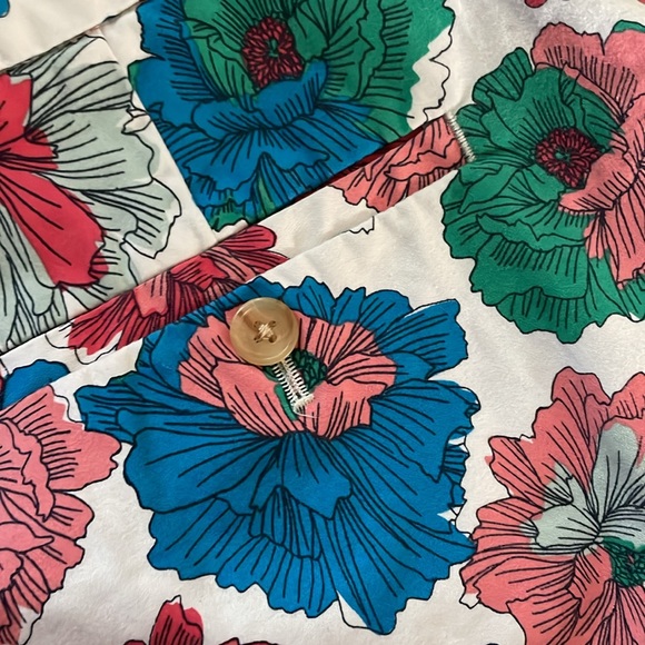 BANANA REPUBLIC || Floral Shorts Size 6 - Picture 6 of 8